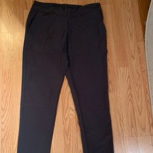 Small grey skinny women’s scrub pants